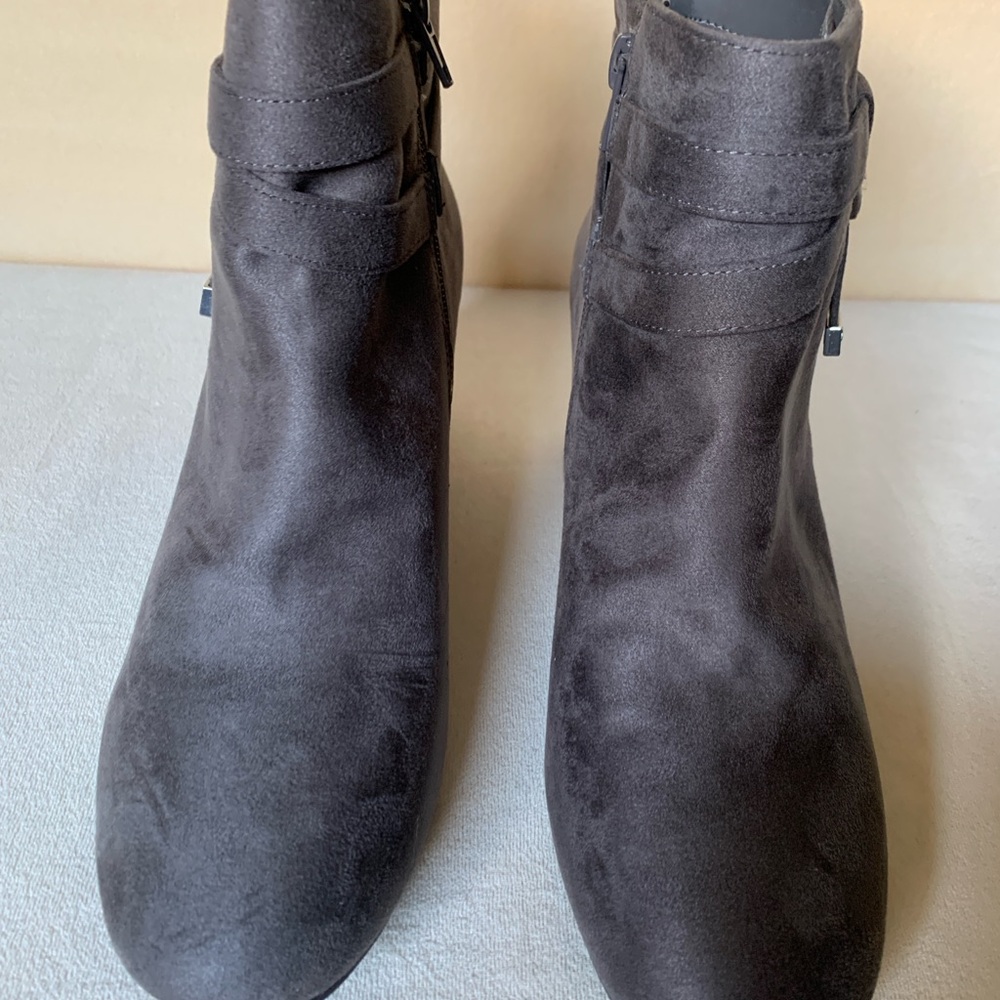Elegant Gray Women's Microsuede Ankle Boots